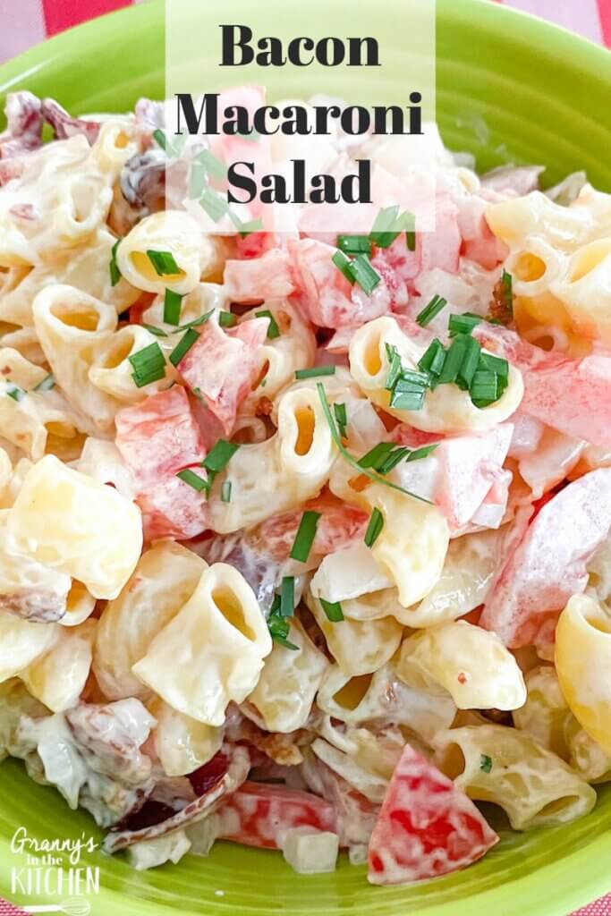 macaroni salad with bacon and tomatoes