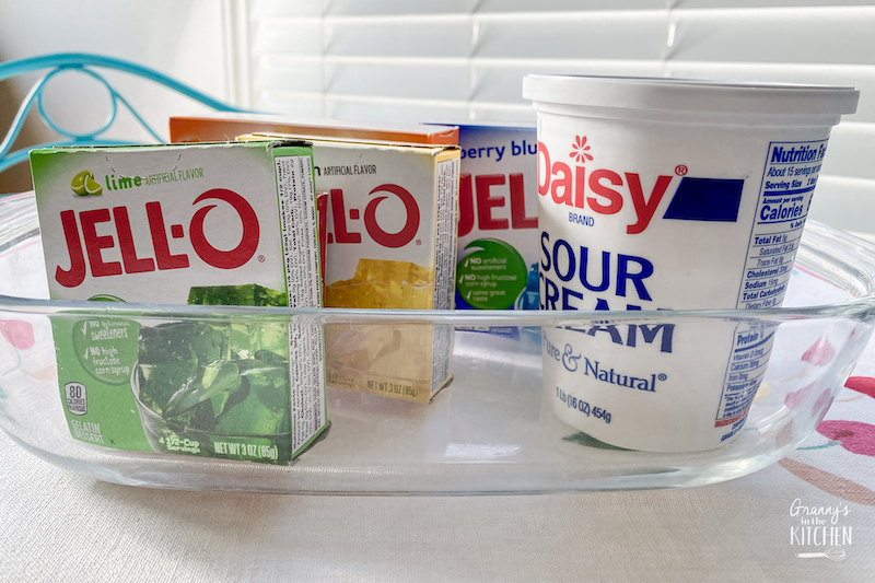 jello boxes in a glass baking dish