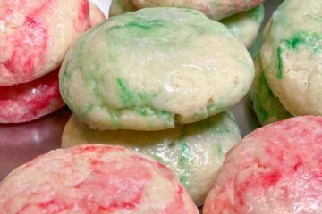 red and green sweeties cookies in cookie tin