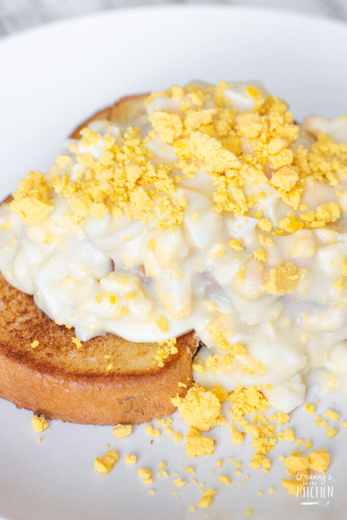 eggs a la goldenrod served over toast
