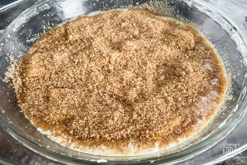 coffee cake with brown sugar topping