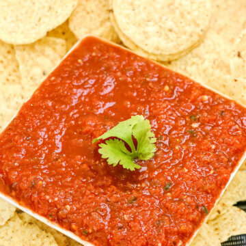 Copycat Chili's Salsa surrounded by chips