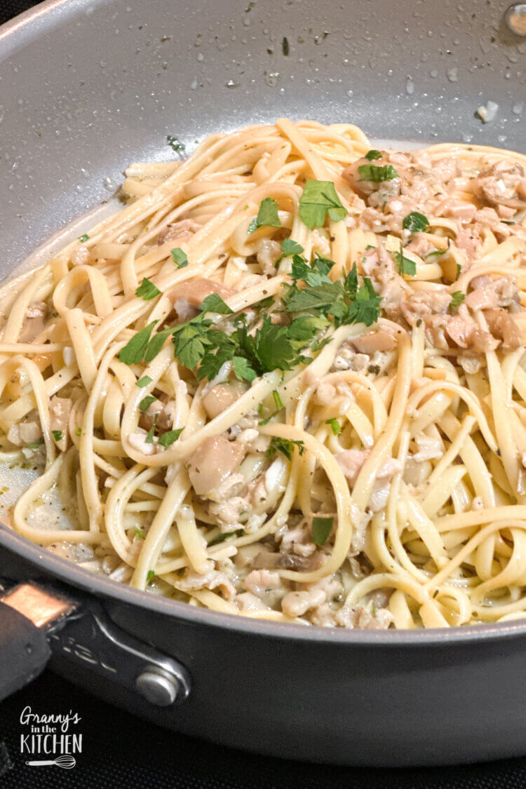 Linguine with White Clam Sauce - Granny's in the Kitchen
