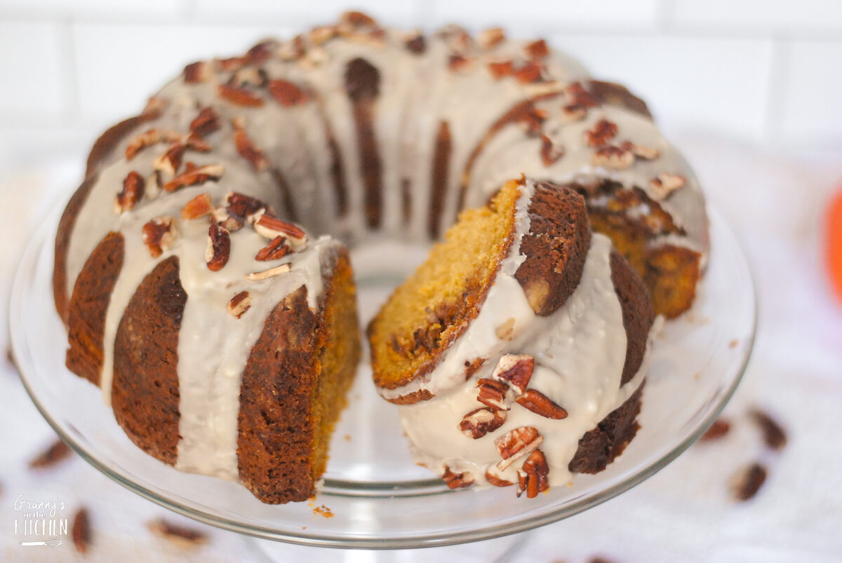 pumpkin praline bundt cake.
