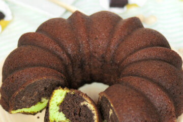 swirled chocolate pistachio bundt cake with text overlay of recipe name.