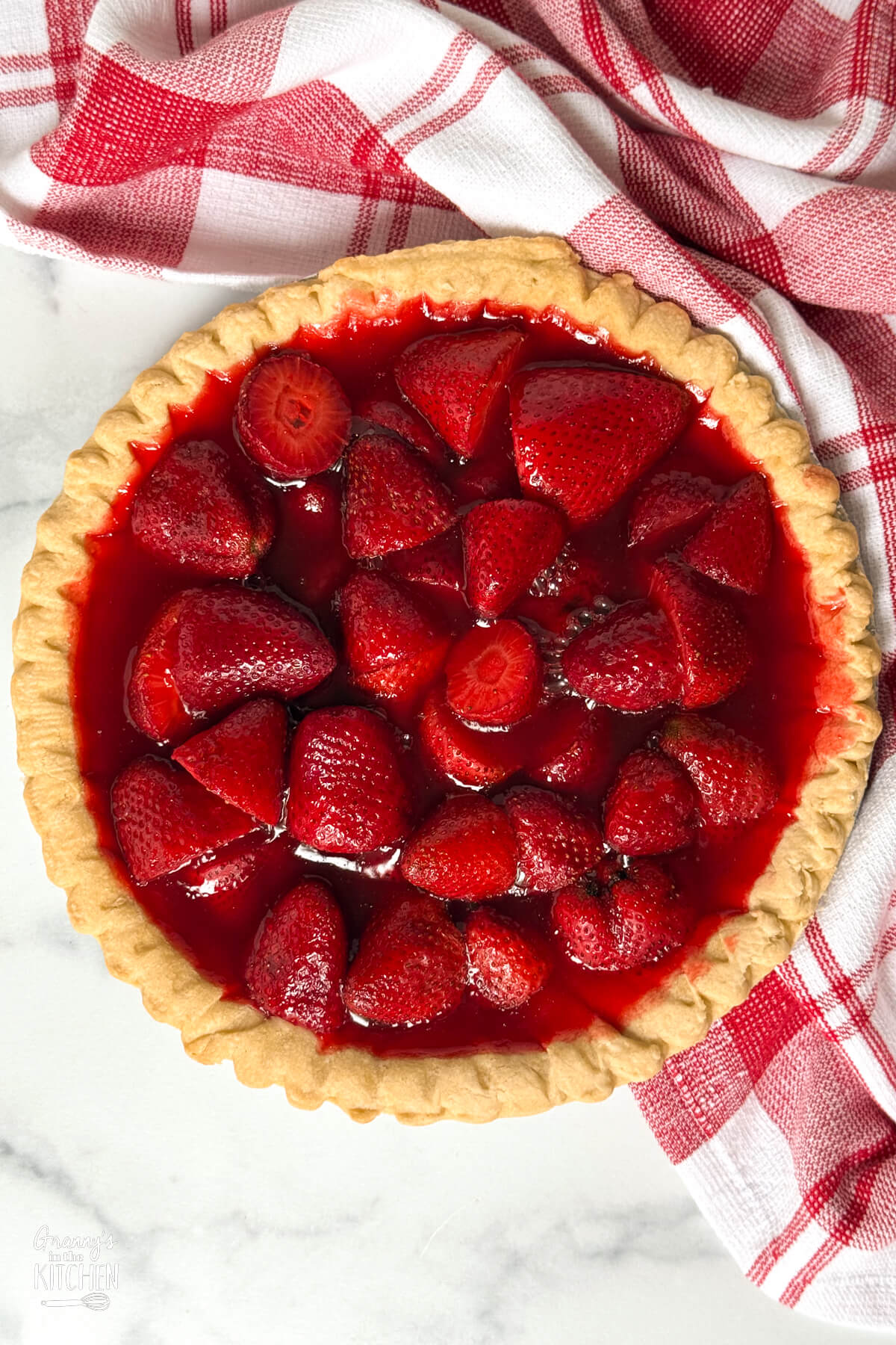 a whole strawberry pie.